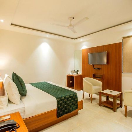 Hotel Arch Suites - Near Aerocity New Delhi Exterior photo