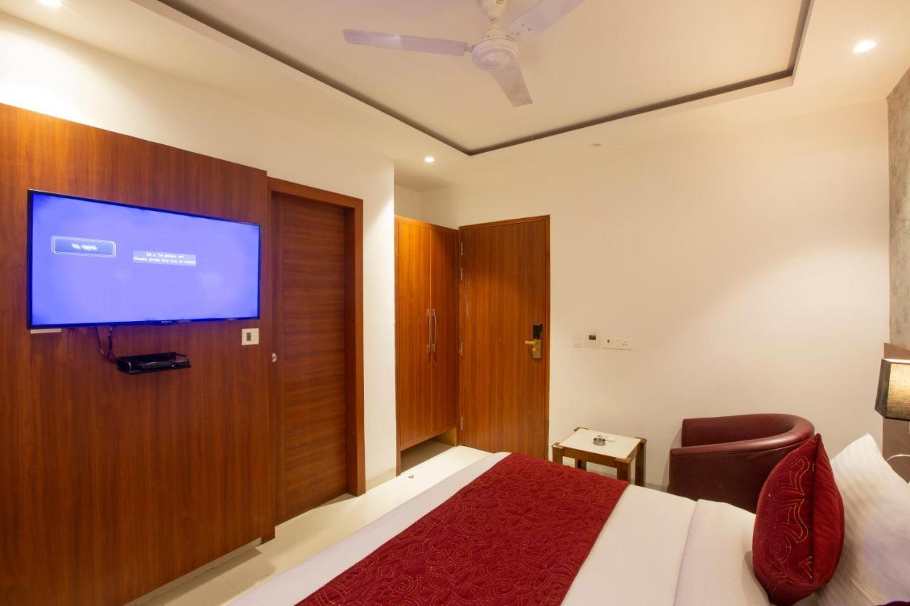 Hotel Arch Suites - Near Aerocity New Delhi Exterior photo