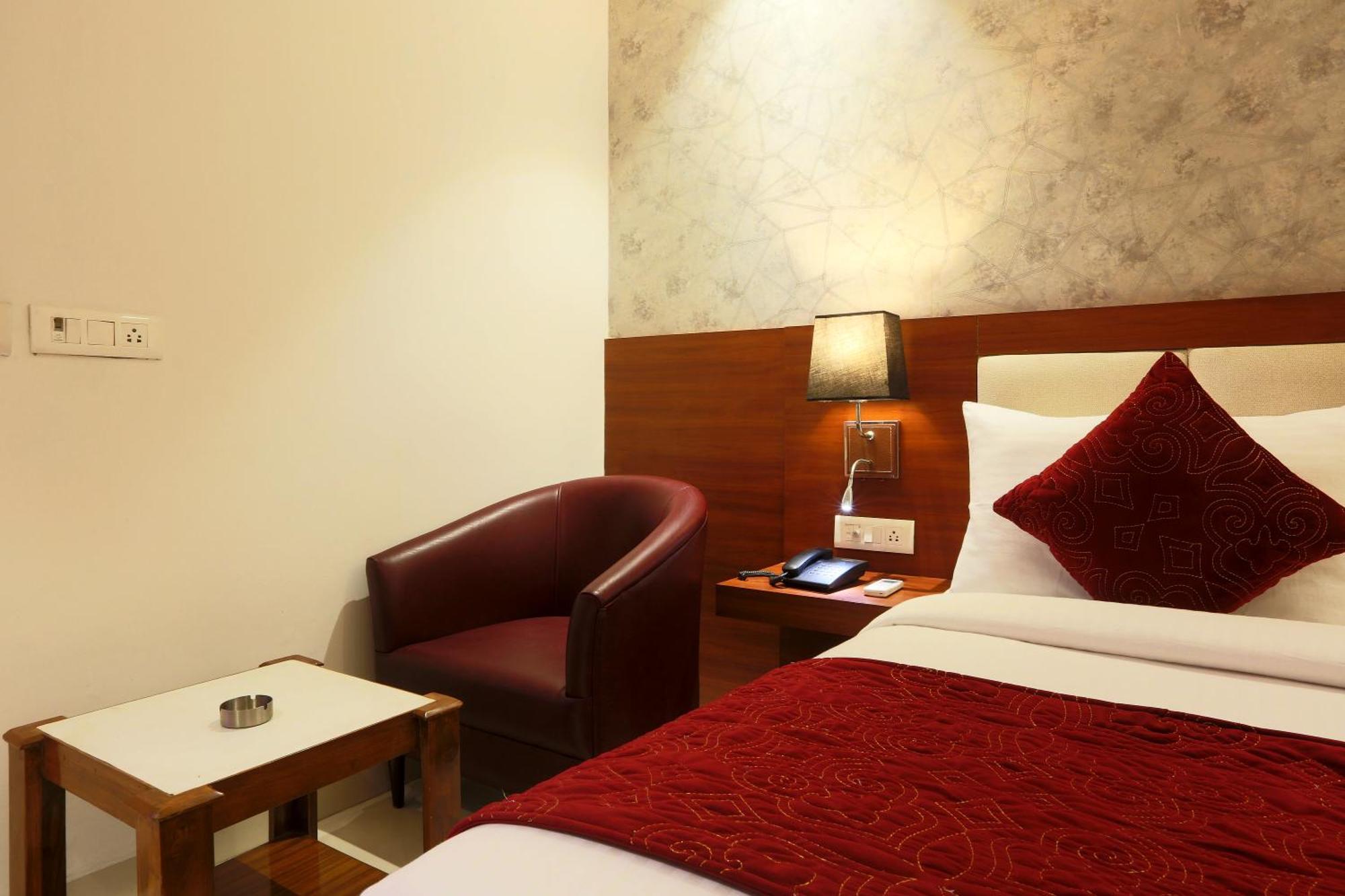 Hotel Arch Suites - Near Aerocity New Delhi Exterior photo