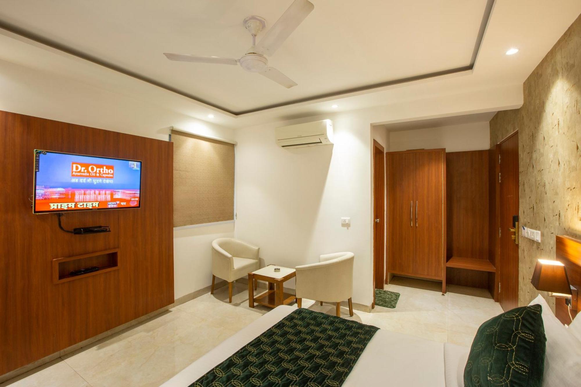 Hotel Arch Suites - Near Aerocity New Delhi Exterior photo