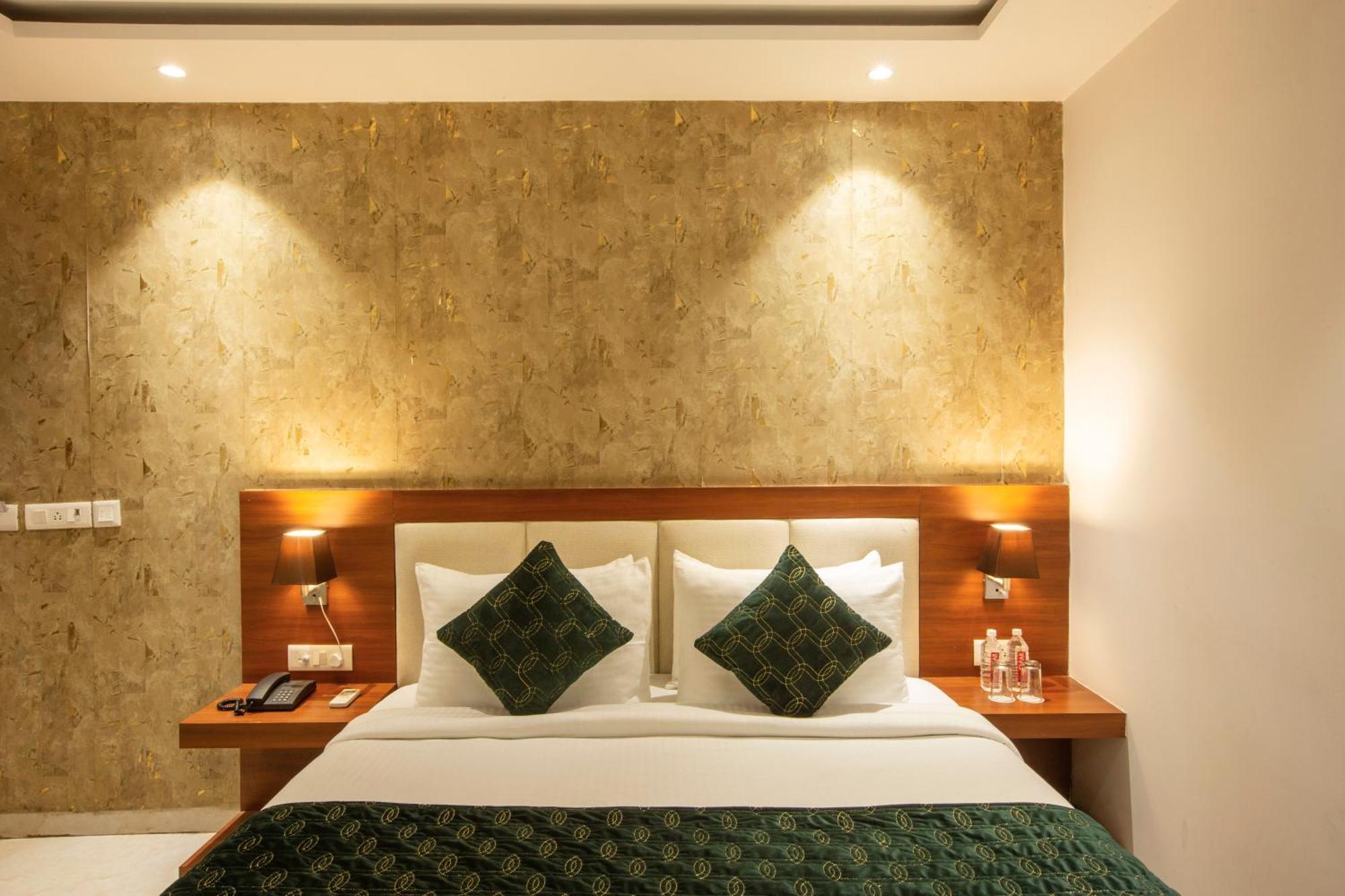Hotel Arch Suites - Near Aerocity New Delhi Exterior photo